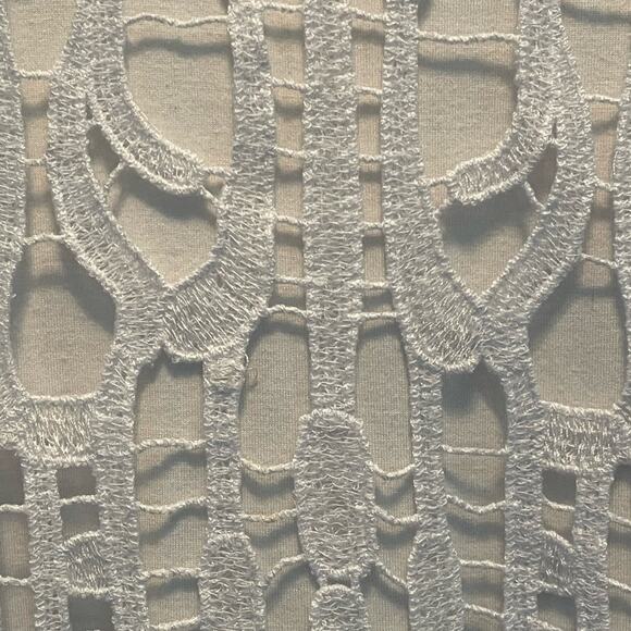 Blue Saks Fifth Ave White Embroidered Front Cotton Top size Medium - Picture 3 of 7